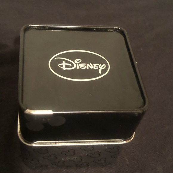 Disney Mickey Mouse by Accutime Leather watch New in Tin, never used or tried on main image 5
